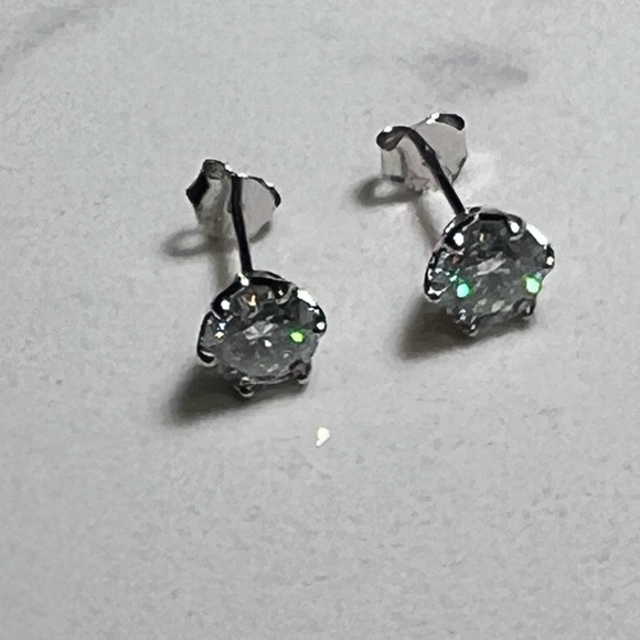 Certified 1CT Moissanite Diamond Stud Earrings Sparkling 925 Sterling Silver - Picture 12 of 12